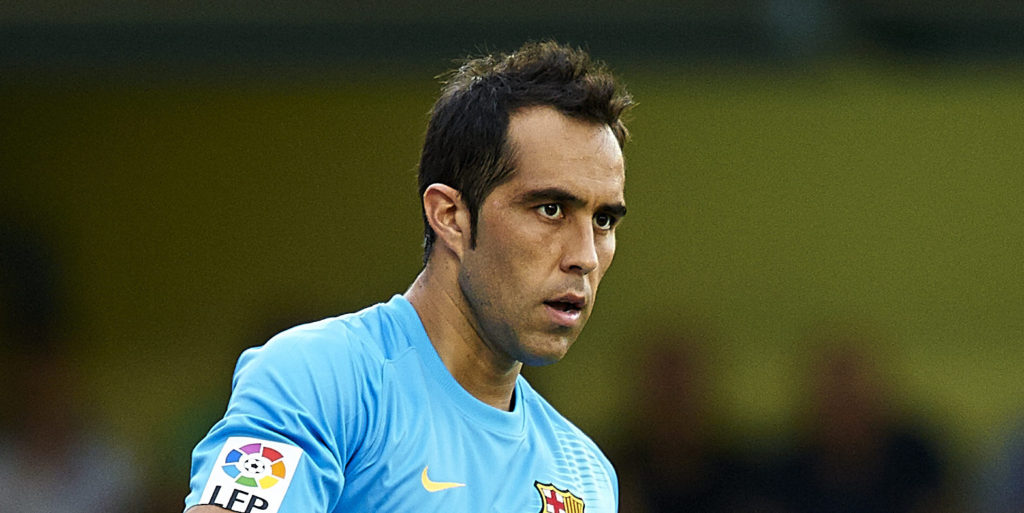 City edge closer to deal for Claudio Bravo