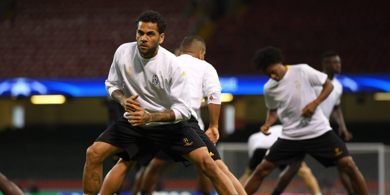 Alves sets his sights on City move