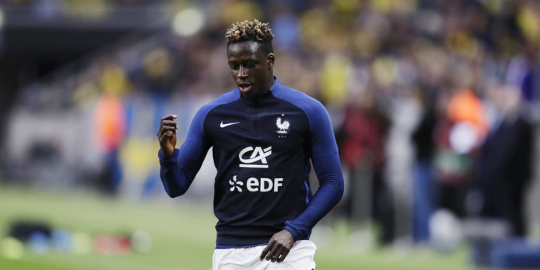 Mendy signs for Manchester City