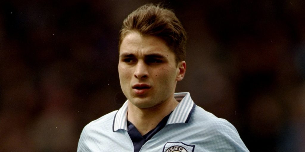 Georgi Kinkladze in action for Manchester City