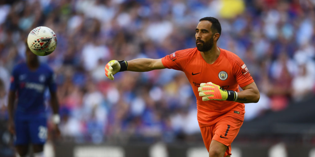 Claudio Bravo reportedly sustains serious injury in training
