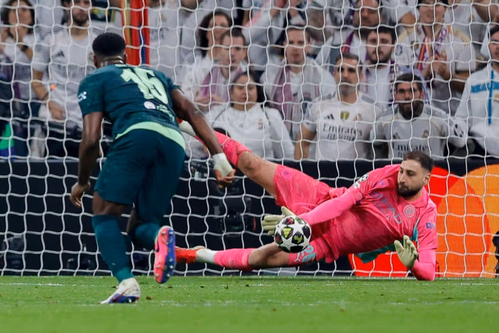 Gianluigi Donnarumma heaps praise on ‘special’ Manchester City supporters