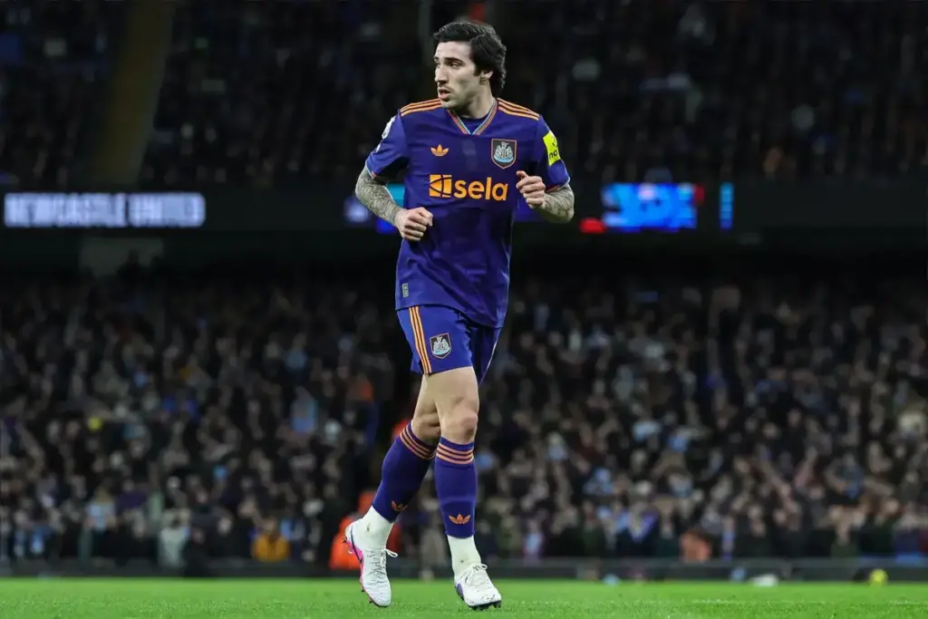Manchester City could battle eight clubs to sign Sandro Tonali
