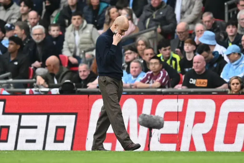“Something’s wrong”: Pep Guardiola’s former colleague makes claim regarding his Man City future