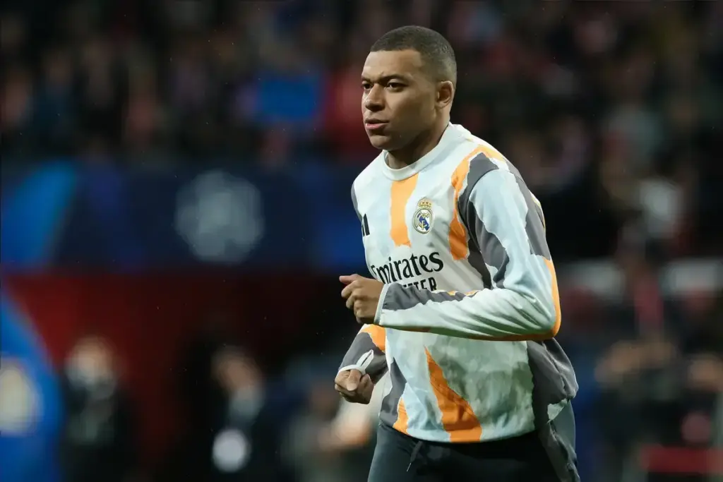 Kylian Mbappe returns to Real Madrid training ahead of Manchester City trip