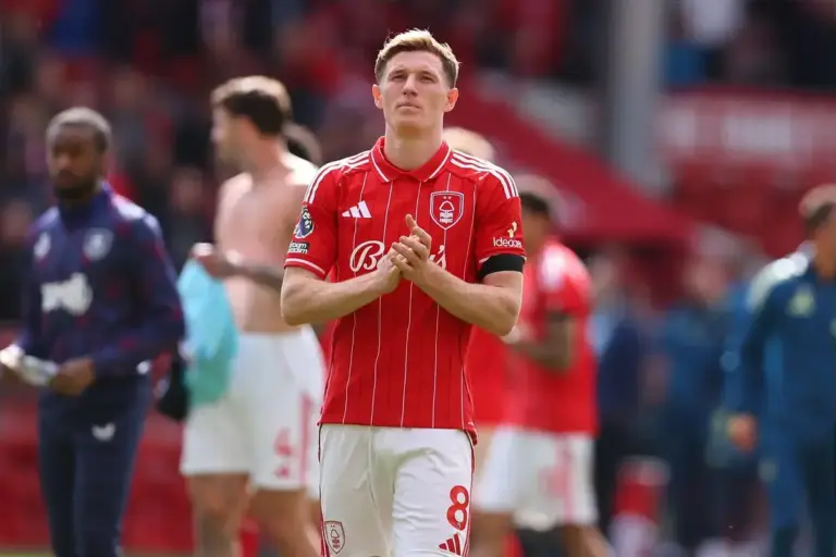 Manchester City set to beat Manchester United and Arsenal in race for Elliot Anderson