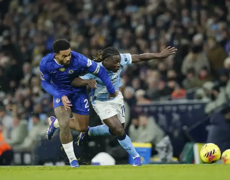 Why Paul Merson expects Manchester City to blow Premier League title against Chelsea