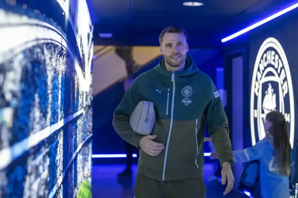 Marcus Bettinelli signs one-year extension with Manchester City amid James Trafford exit reports