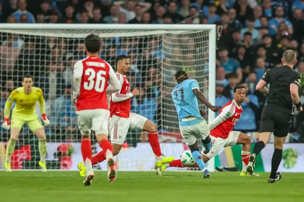 Paul Merson reluctantly predicts Manchester City to defeat ‘hard to watch’ Arsenal in Premier League