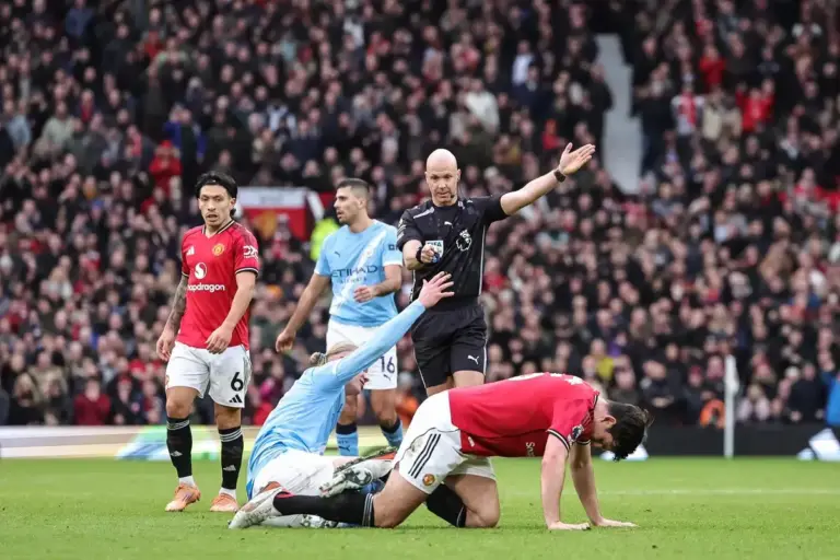 Anthony Taylor’s record refereeing Manchester City matches ahead of Arsenal showdown