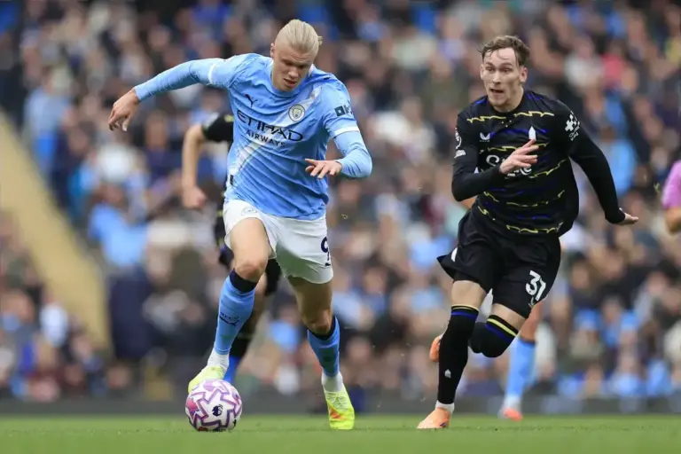 Jeff Stelling predicts Man City to defeat ‘tenacious’ Everton in must-win Premier League match