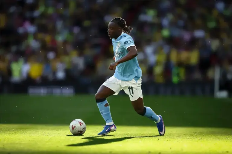Manchester City star Jeremy Doku breaks down attacking clips: “I try to create chaos”