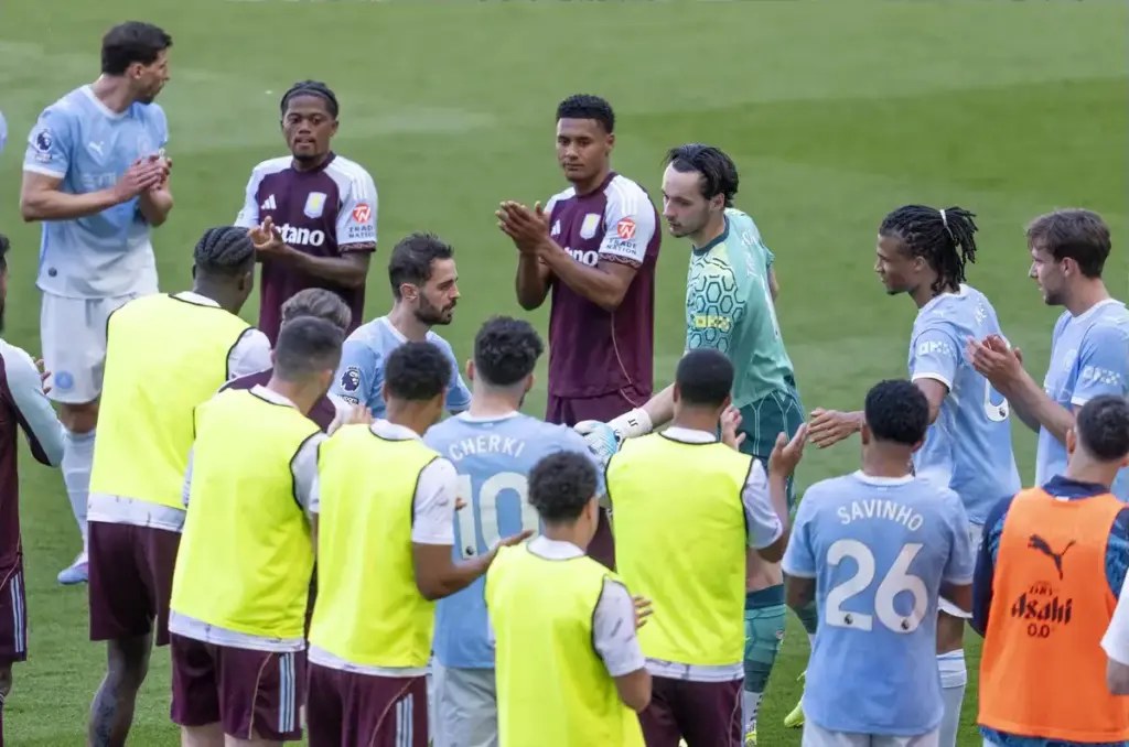 Wayne Rooney left ‘fuming’ by guards of honour in Man City’s defeat to Aston Villa