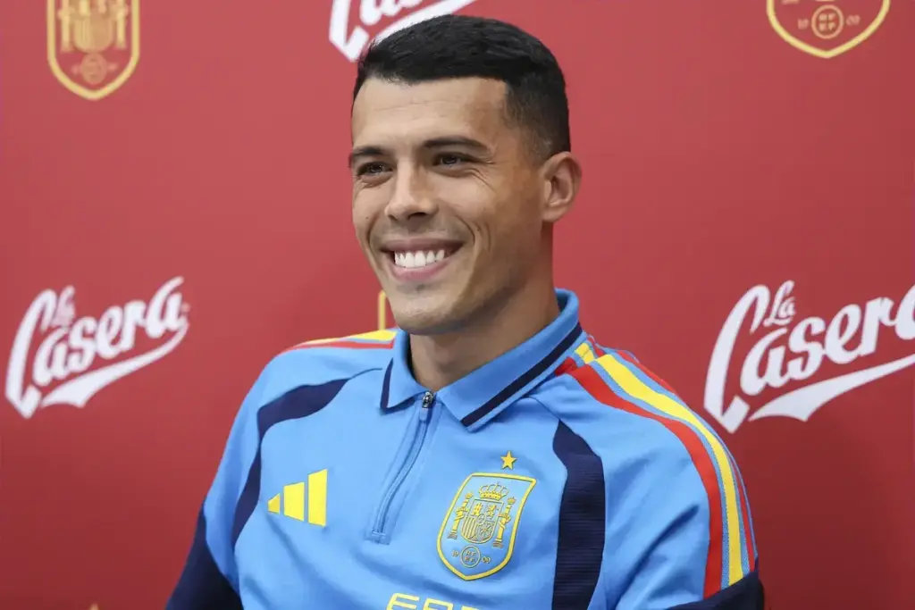 Pedro Porro plays down Man City transfer links ahead of Spain’s World Cup opener