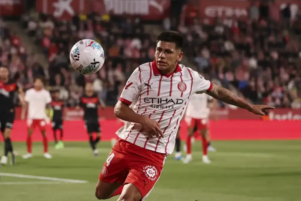 Man City make decision on Claudio Echeverri’s future after Girona loan move