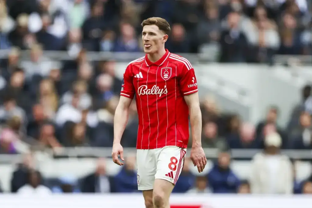 Man City fans told to ‘keep an eye’ on Elliot Anderson transfer development