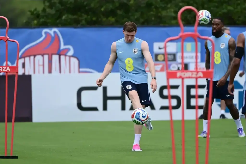Elliot Anderson wants Man City move completed before World Cup