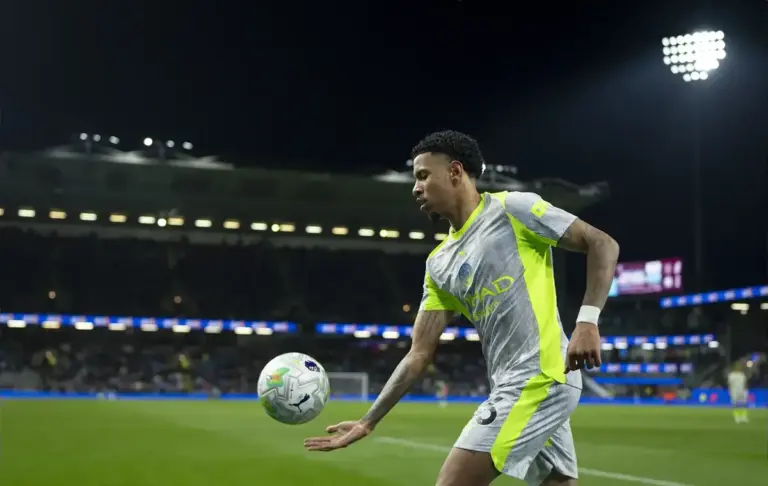 Ex-Chelsea midfielder rips into ‘inconsistent’ Savinho ahead of Man City departure