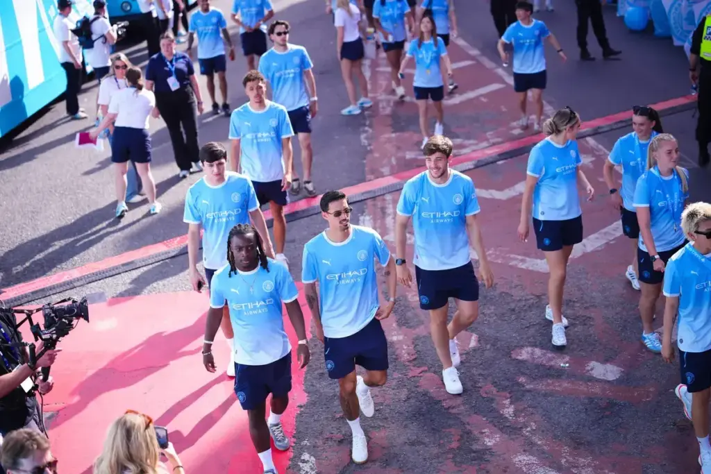 Fabrizio Romano clarifies where Man City stand on 20-year-old right-back