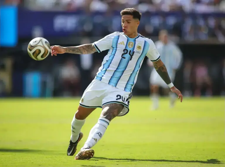 Enzo Fernandez now 1/6 to join City as deadline closes in