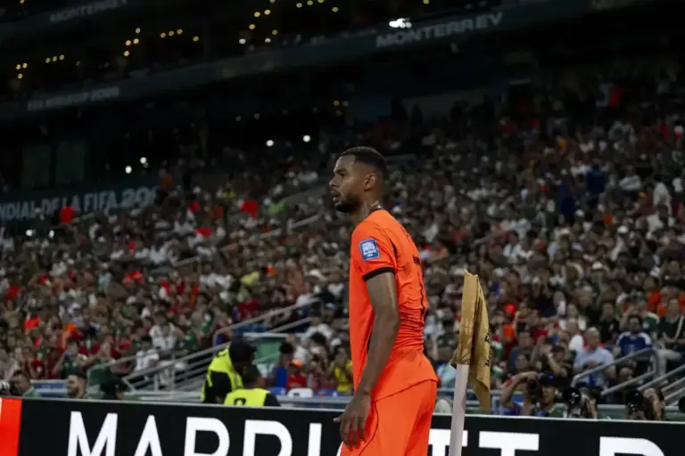 Virgil van Dijk sends Cody Gakpo message as Man City make their move