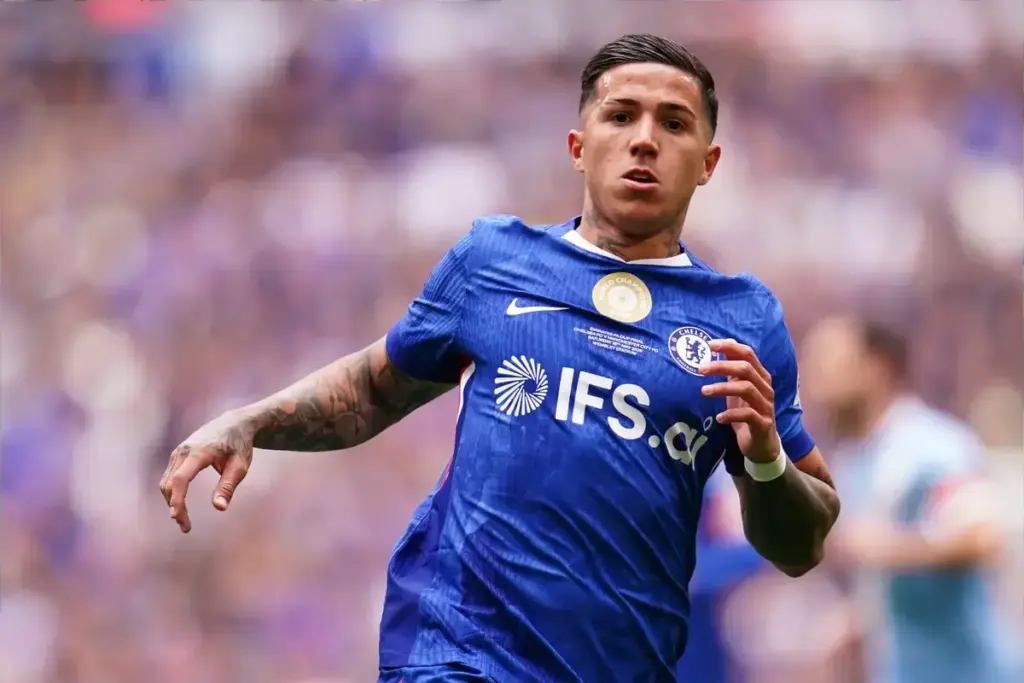 Man City closing in on Enzo Fernandez deal as Chelsea talks accelerate