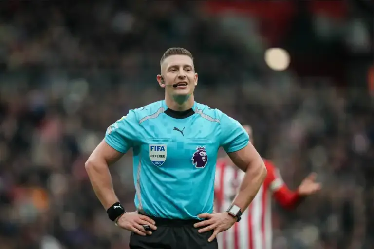 Did Rob Jones get it wrong? Controversial call in City vs Sunderland