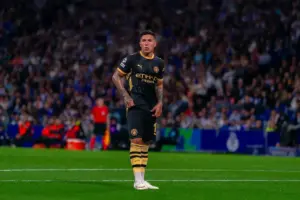 Man City 5-3 Sunderland: Enzo Fernandez scores in eight-goal thriller
