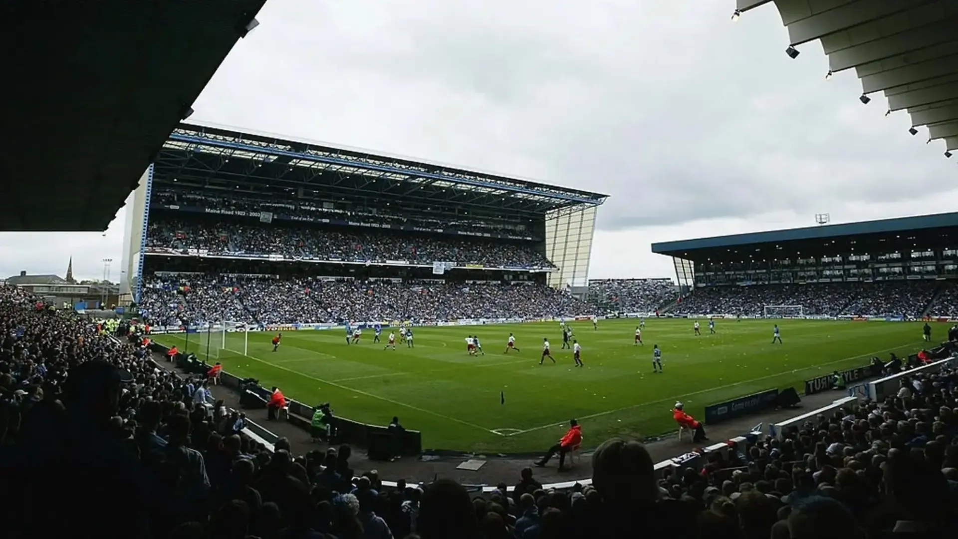 maine-road-crowd